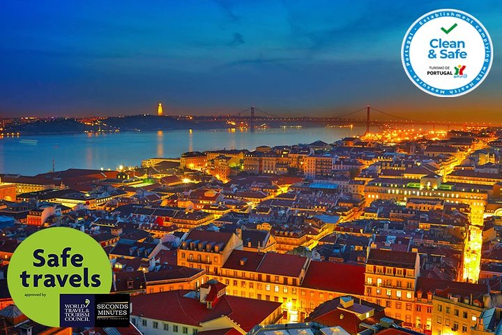 Private tour: Lisbon Fado Dinner Show and Panoramic Night Tour - Image 3