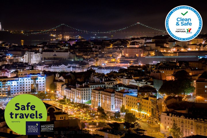 Private tour: Lisbon Fado Dinner Show and Panoramic Night Tour - Image 2