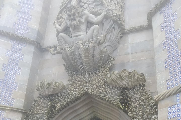 Private tour of Pena palace and Quinta da Regaleira - Image 2