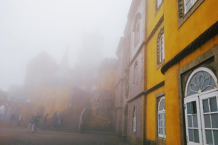 Private tour of Pena palace and Quinta da Regaleira - Image 4