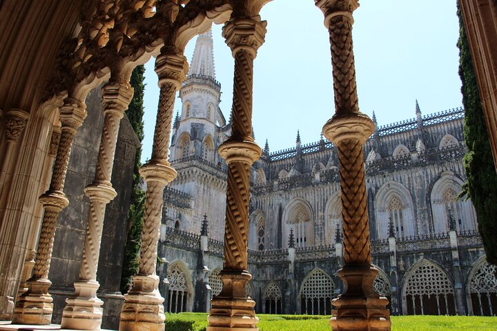 Private Tour to Batalha, Nazaré, Óbidos and Wine tasting - Image 3