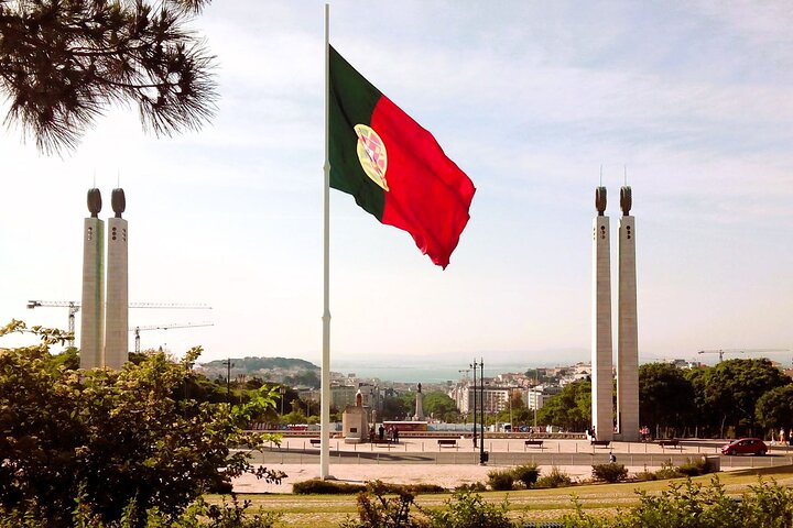 Private Tour to Belém, Viewpoints and Typical Neighborhoods of Lisbon - Image 1