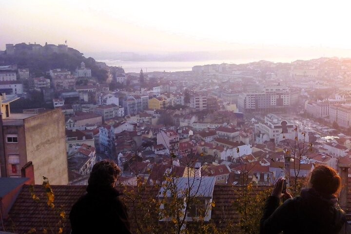 Private Tour to Belém, Viewpoints and Typical Neighborhoods of Lisbon - Image 3