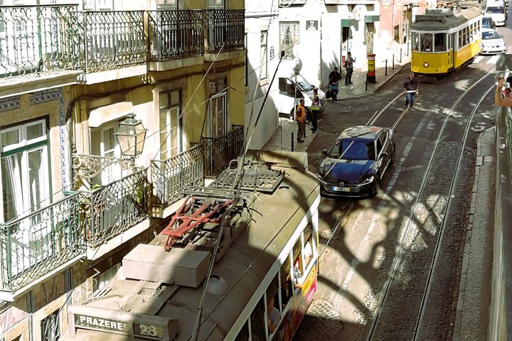 Private Tour to Belém, Viewpoints and Typical Neighborhoods of Lisbon - Image 5