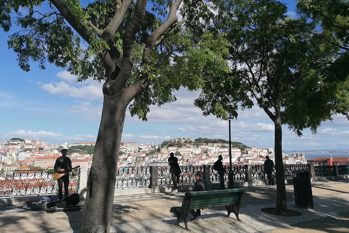 Private Tour to Cosmopolitan Lisbon Past and Present  - Image 3