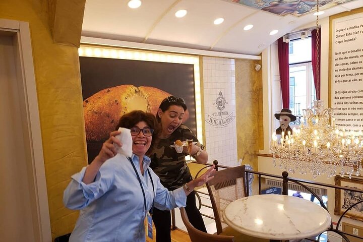 Private Tour to Cosmopolitan Lisbon Past and Present  - Image 2