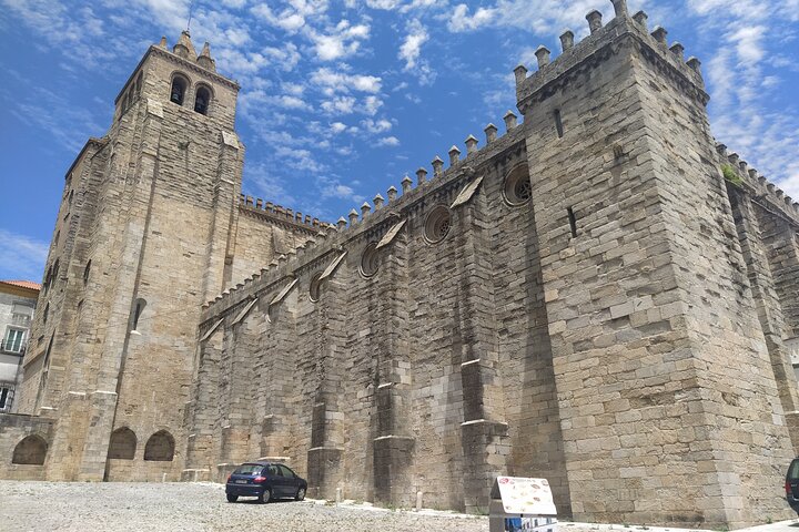 Private Tour to Évora with Wine tasting - Image 4