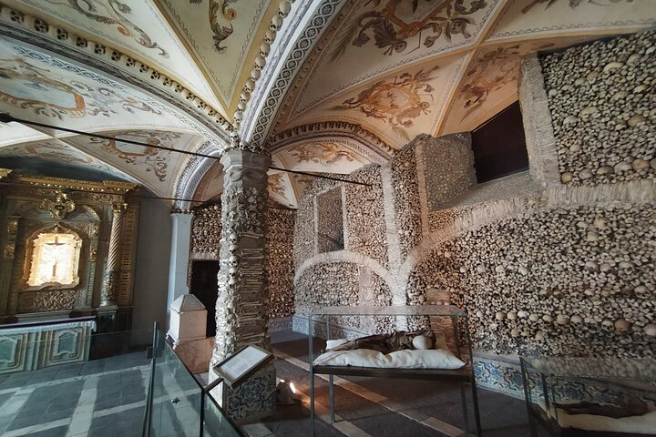Private Tour to Évora with Wine tasting - Image 3