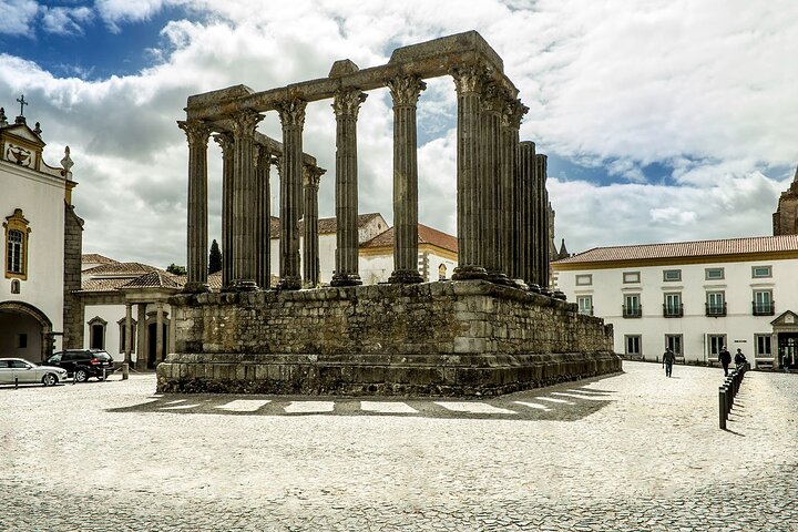 Private Tour to Evora with wine tasting at the Cartuxa Winery - Image 4