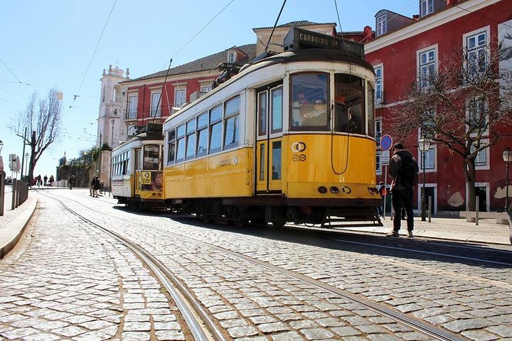 Private tour to Lisbon and Fatima fullday - Image 4
