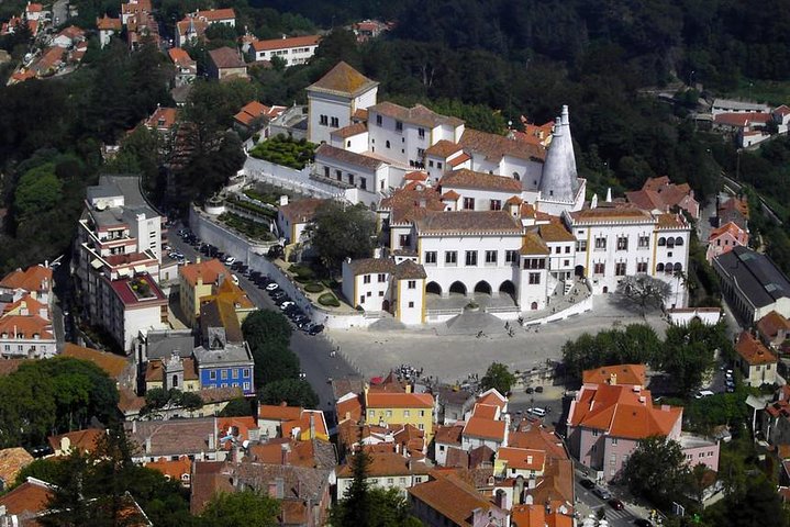 Private Tour to Sintra and Cascais Full Day - Image 3