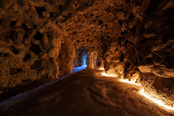 Quinta da Regaleira and Hells Mouth Half Day Private Tour from Lisbon - Image 5