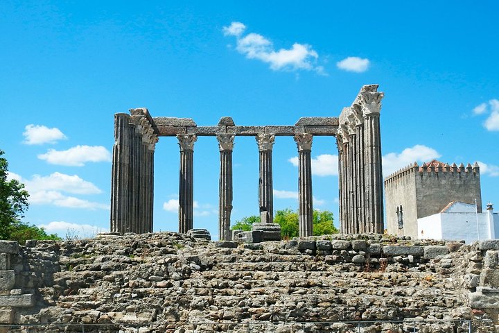 Safe Private Tour - Évora & Almendres Cromlech - Image 1