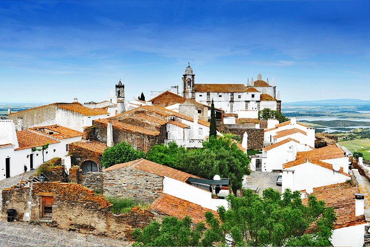 Safe Private Tour - Singular Alentejo Évora & Monsaraz - Image 1