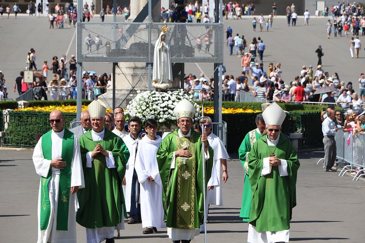 Sanctuary of Fatima Private Tour, with Nazaré and Obidos - Image 3