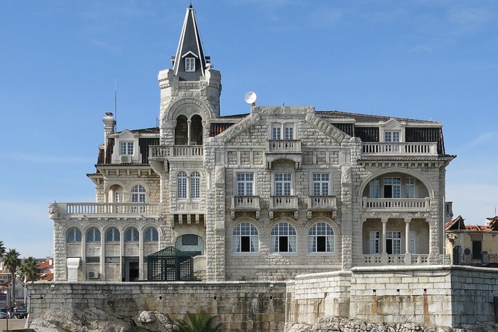 Sintra and Cascais Small Group Full-Day Tour from Lisbon - Image 5