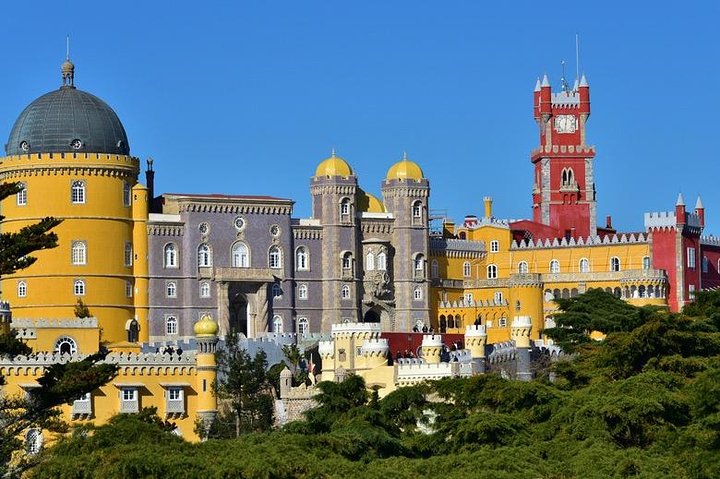 Sintra / Cabo da Roca / Cascais full day all inclusive lunch and entrees - Image 1