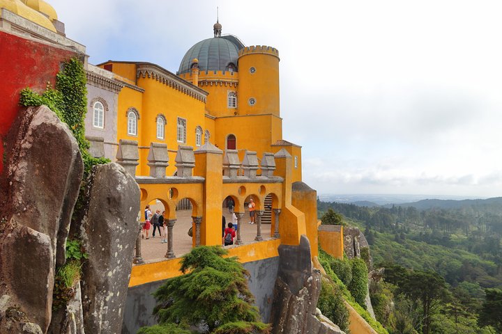 Sintra Half Day: Private Tour: Pick up: Hotel in Lisbon: in Mercedes - Image 1