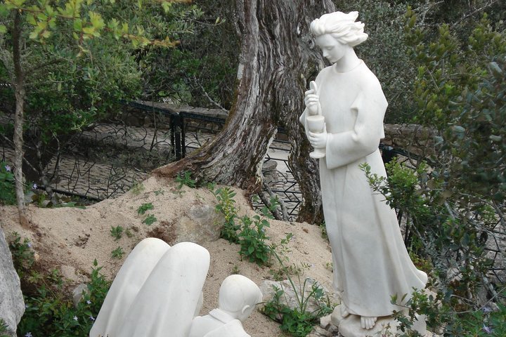 Small group Day Trip to Fatima, Batalha Nazare and Obidos from Lisbon  - Image 2