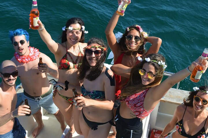 Summer Private Party Tour-Arrábida boat tour, lunch, wine cellar. - Image 5