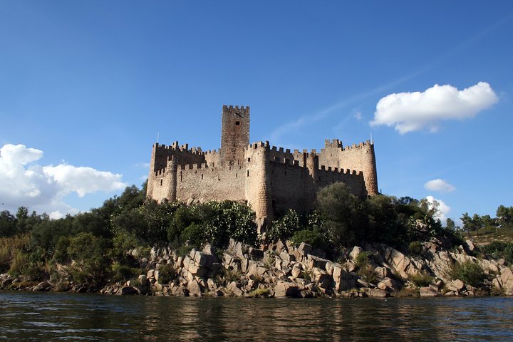 Templar Knights: Tomar and Almourol Castles Full Day Private Tour - Image 3