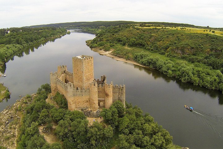 Templar Knights: Tomar and Almourol Castles Full Day Private Tour - Image 5