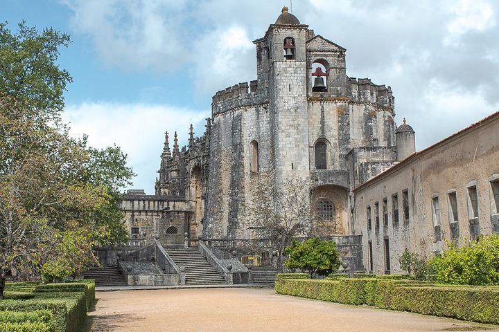 Templar River: Tomar and Almourol Shared Tour - Image 1