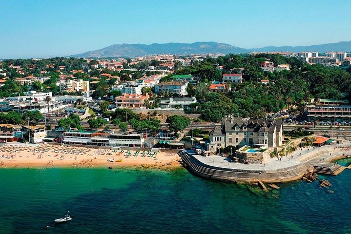 The beaches between Lisbon and Cascais (The Estoril Coastline) with lunch - Image 4