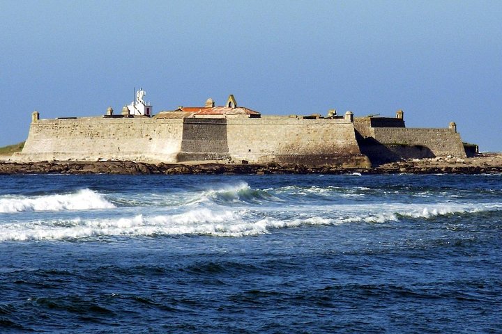 The beaches between Lisbon and Cascais (The Estoril Coastline) with lunch - Image 3