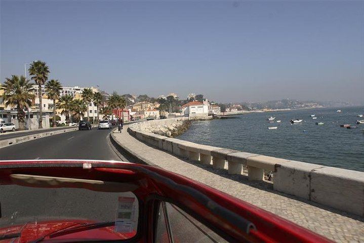 The beaches between Lisbon and Cascais (The Estoril Coastline) with lunch - Image 1