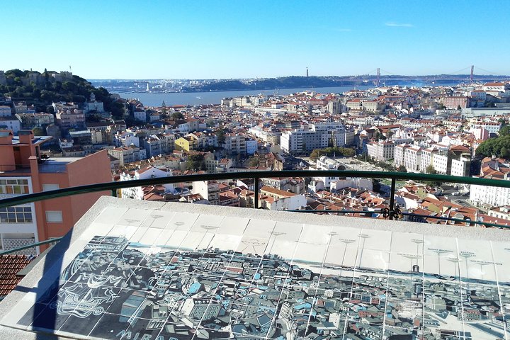  Tour Discover the Amazing Best Views of Lisbon with local Guide - Image 2