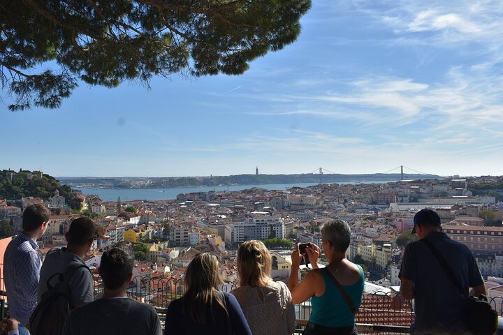 Tour of Lisbon - Image 3