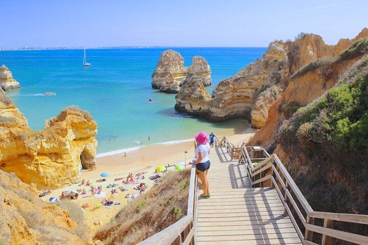 Transfer Algarve (all cities) with visit to Cristo Rei and Arrabida Natural Park - Image 2