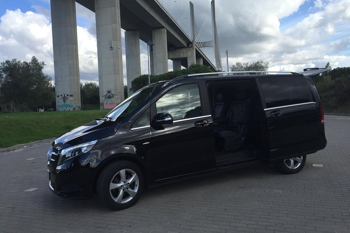 Transfer from Lisbon to Oporto with visits on the way - Image 4