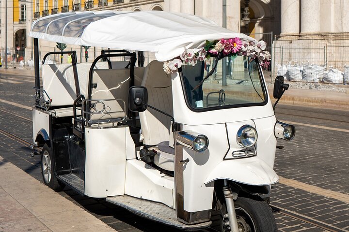 Tuk tuk in Belém - Image 3