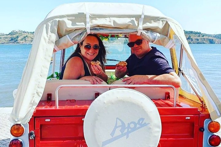 Tuk Tuk Lisbon Guided tour! 100% PRIVATE & PERSONALIZED - Image 4