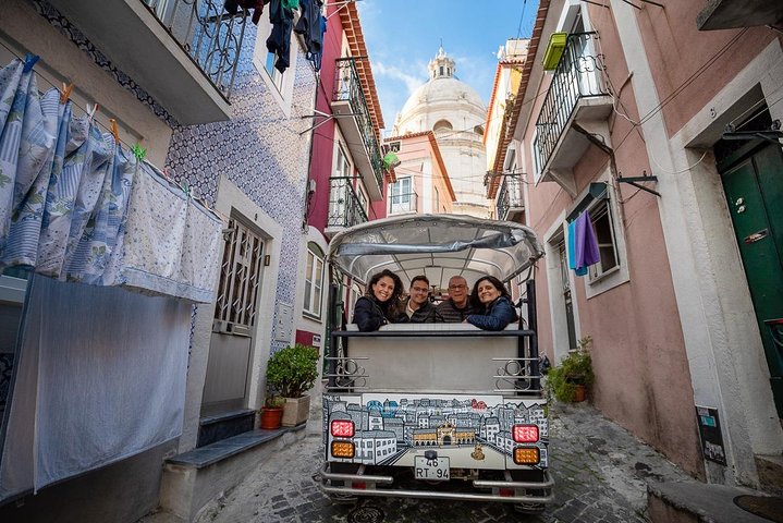Tuk Tuk Tour in Lisbon - Old Town 2h - Image 2