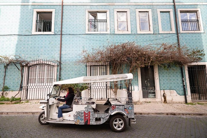 Tuk Tuk Tour in Lisbon - Old Town 2h - Image 5