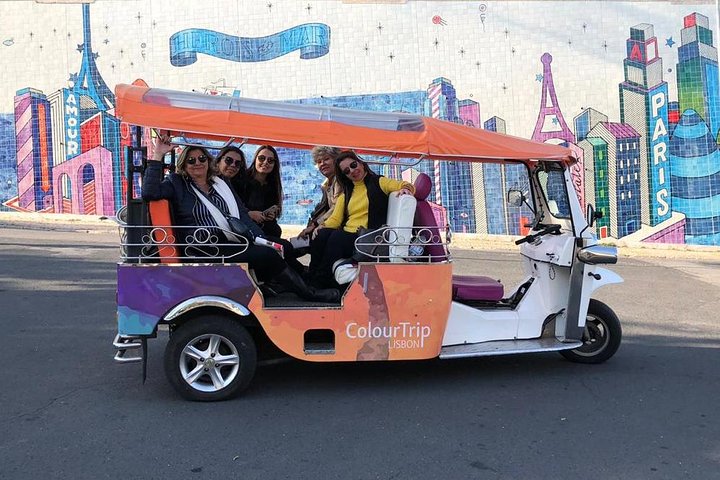 Tuk tuk tour in the historic area of Lisbon - Image 2