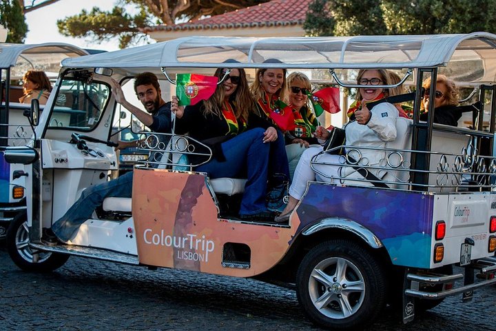 Tuk tuk tour in the historic area of Lisbon - Image 1