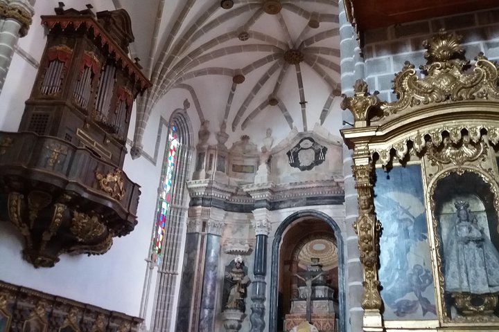 Walled City of Évora’s Highlights & Traditions Tour - Image 3