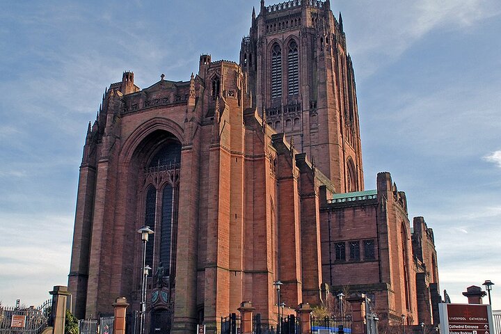 Liverpool Private City Tour & Chester City - Image 5