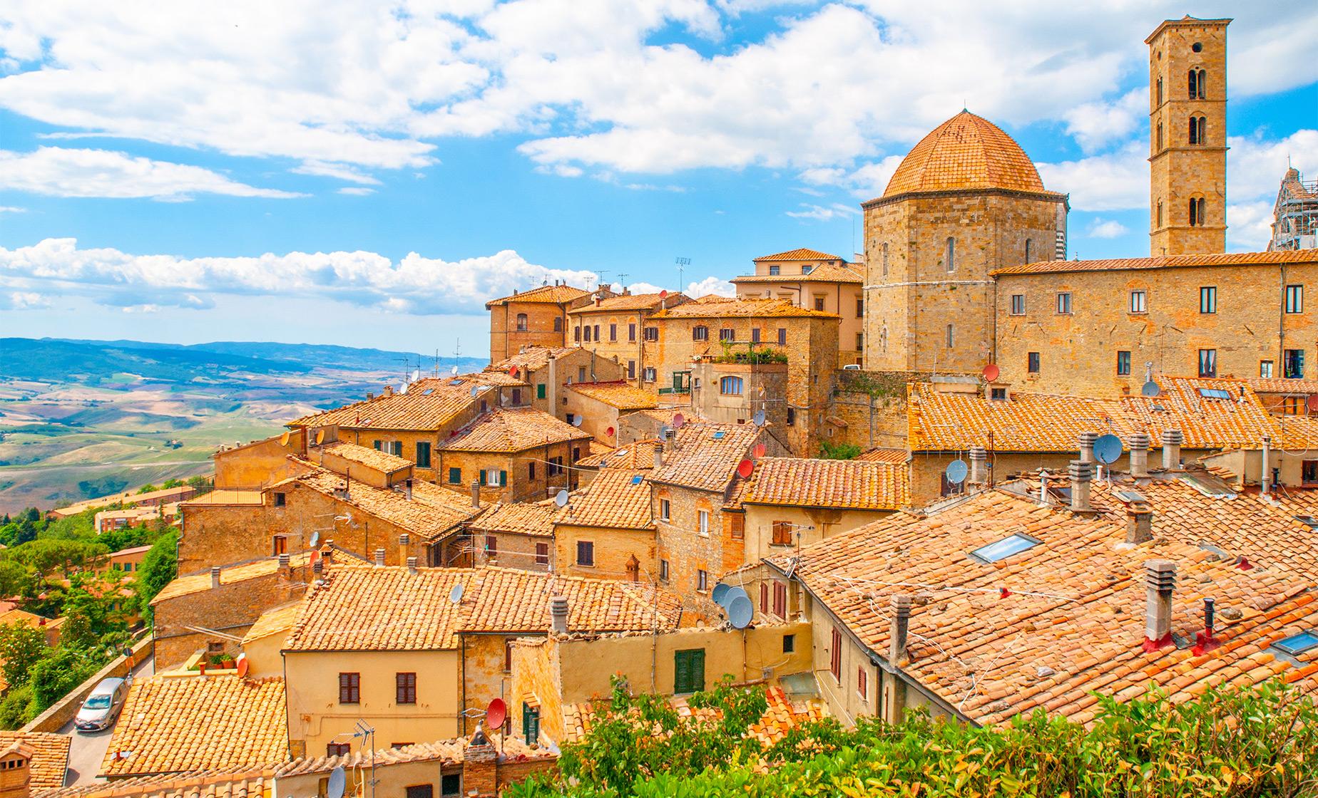 Private Volterra and San Gimignano Highlights Tour - Image 1