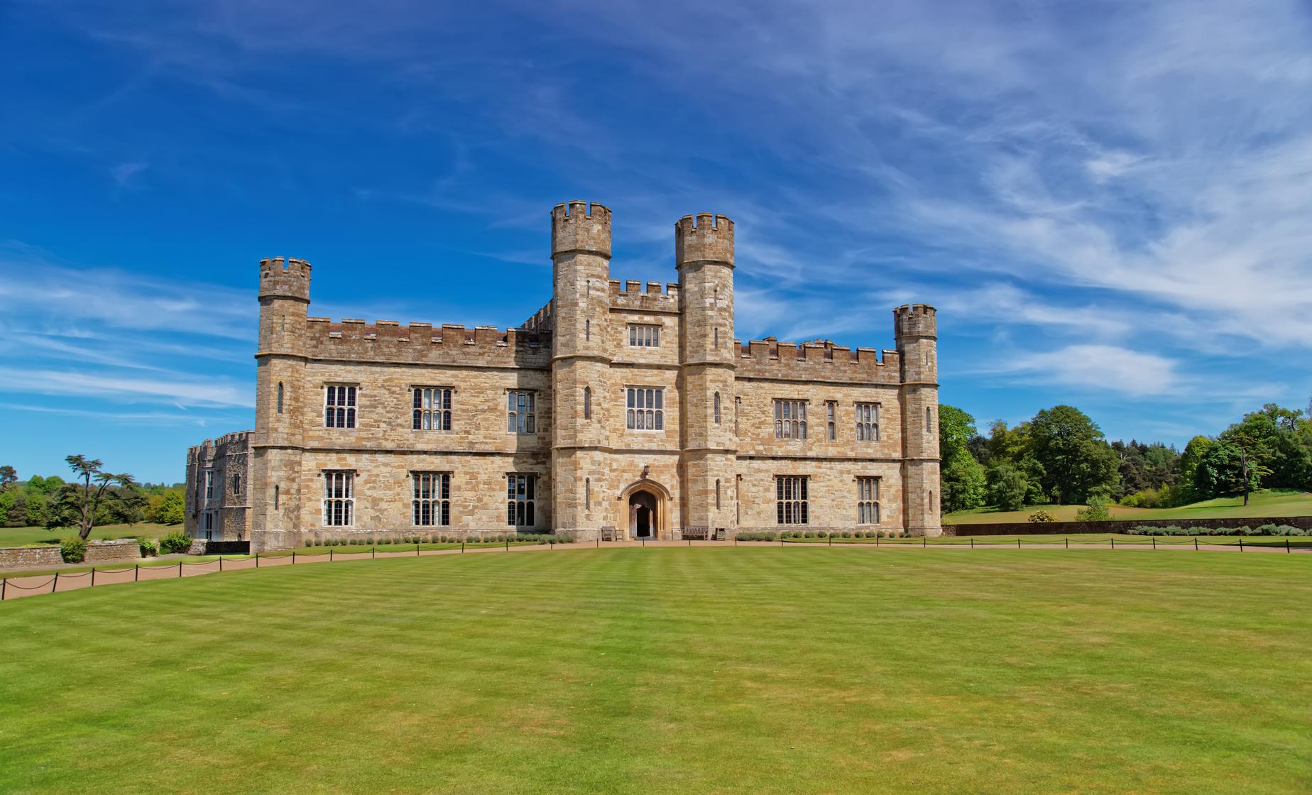 Leeds Castle, Canterbury, Greenwich and Thames Cruise - Image 1