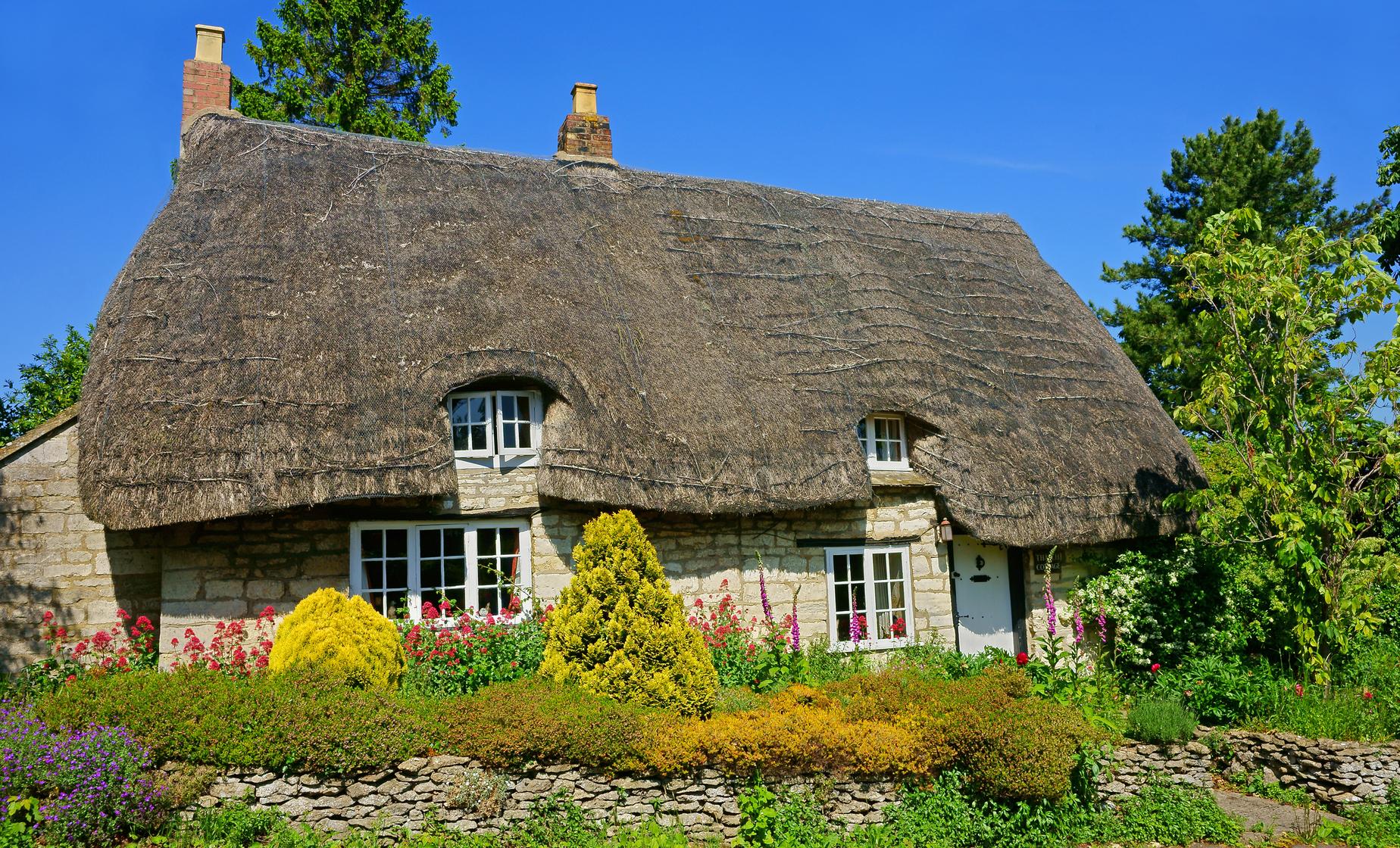Lunch in the Cotswolds - Image 1