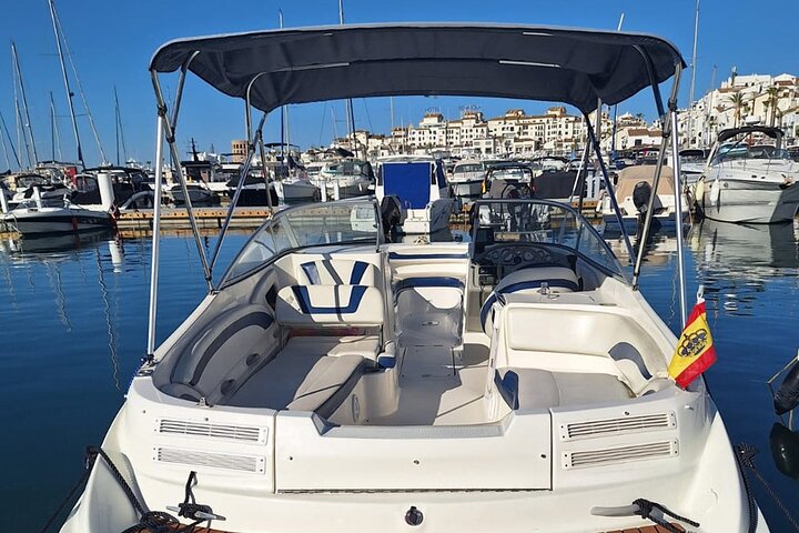 Alquiler de Barco con patrón en Puerto Banús, Marbella - Image 2