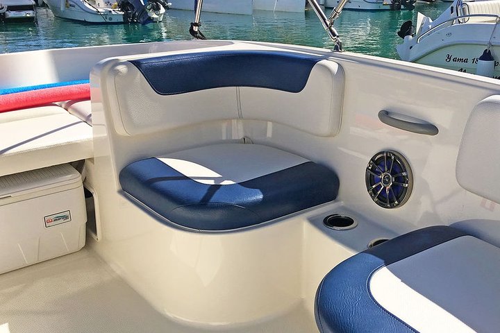 Boat rental Bayliner 60 cv 1/2 day - Image 2