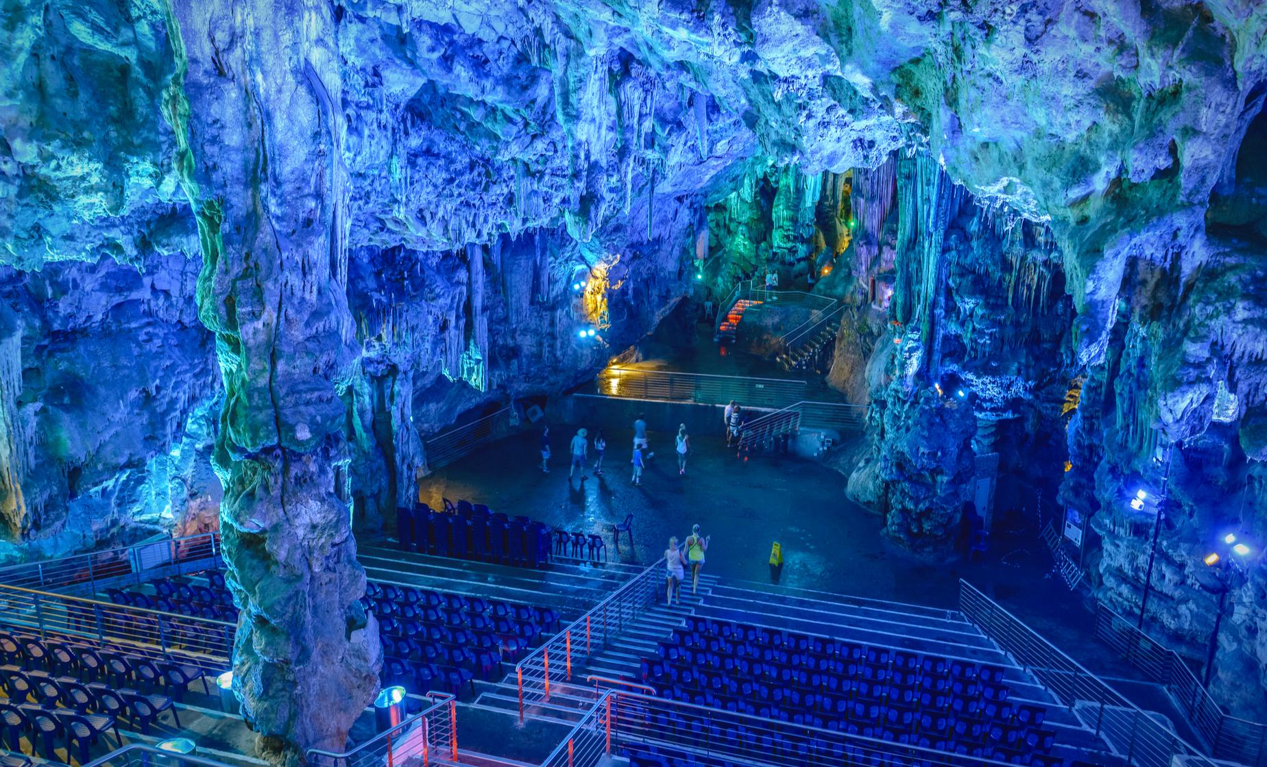 Gibraltar, St. Michael's Caves and Shopping - Image 1