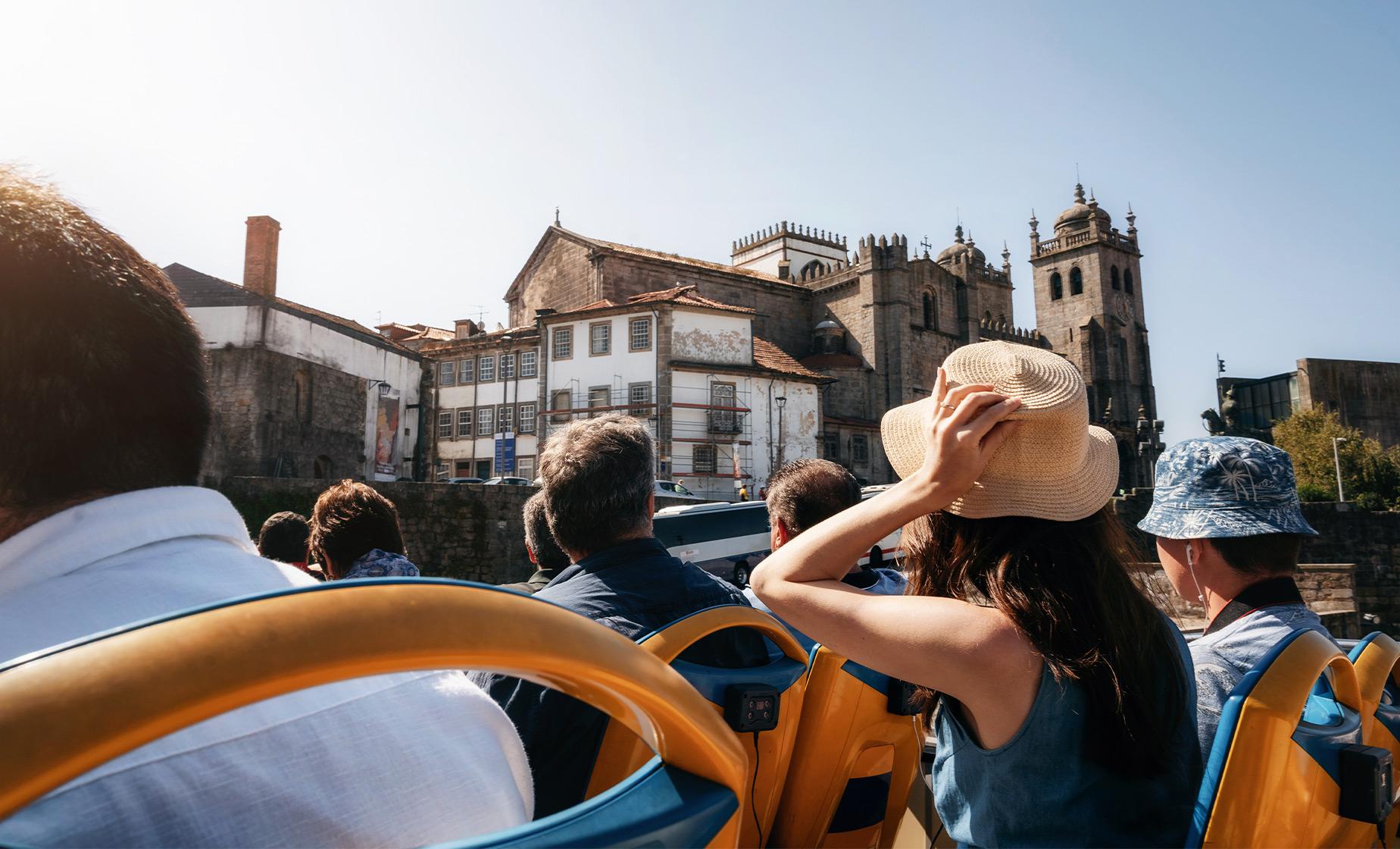 Hop-on Hop-off Malaga Highlights Tour - Image 1