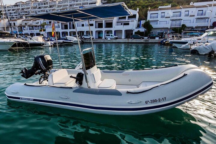 Ocean Runner 460 Boat Rental along the Granada Coast - Image 1